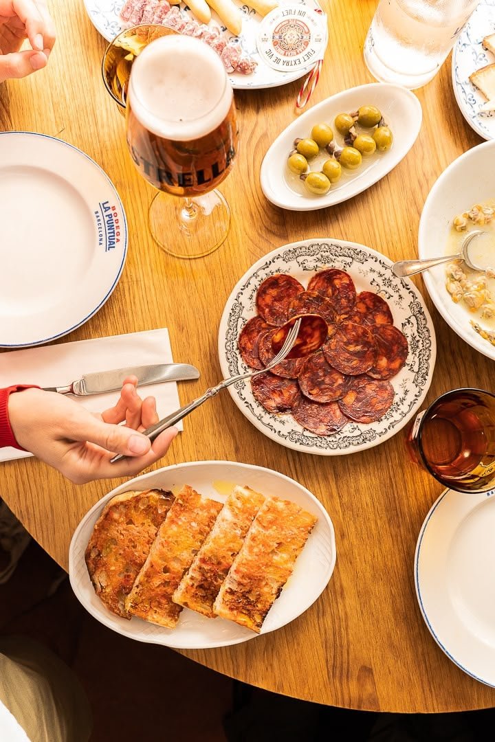 Bodega La Puntual en Ciutat Vella, Barcelona
